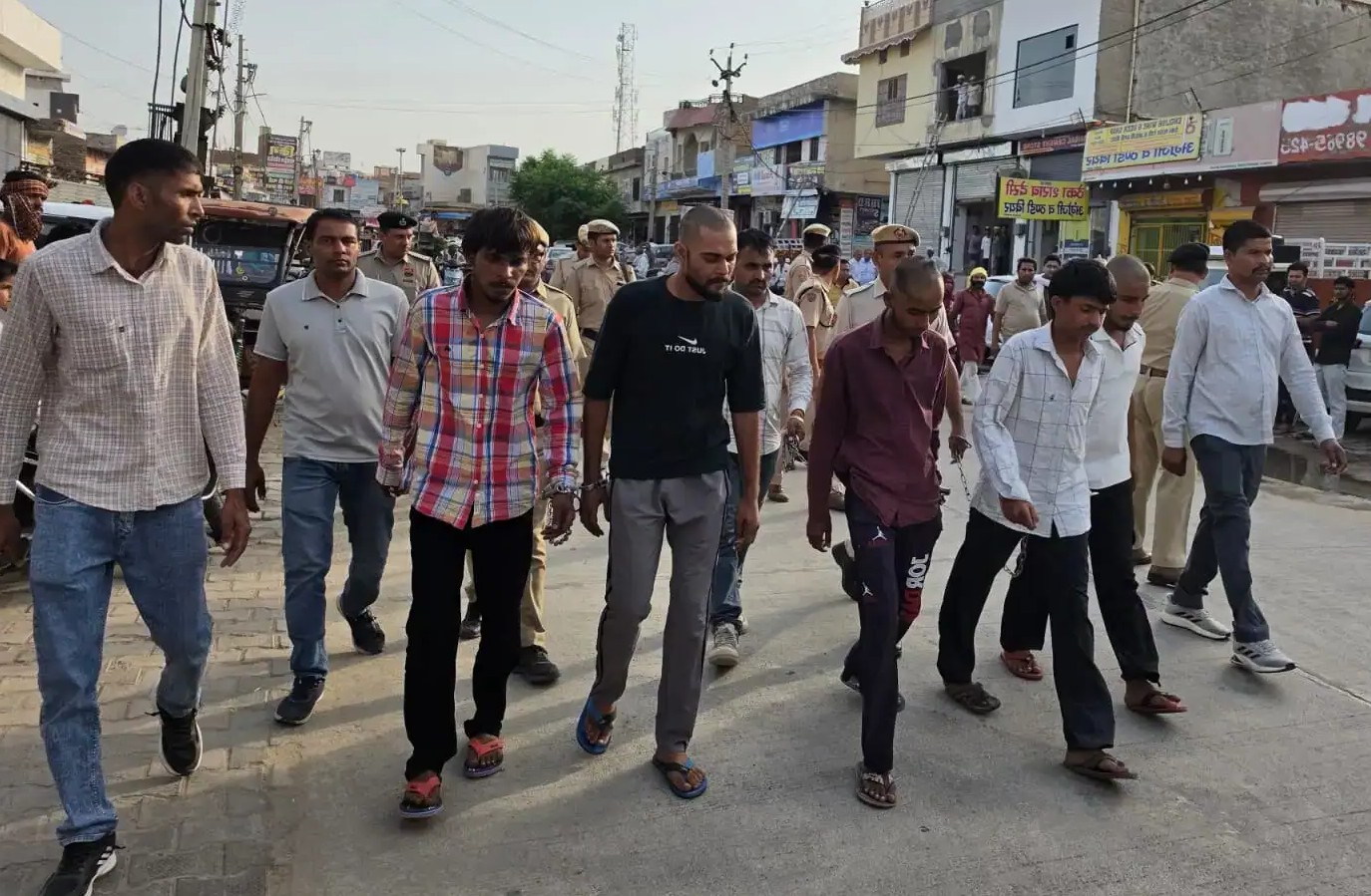 Fatehabad: फतेहाबाद में आरोपियों का मुंडन कर बाजार में घुमाने की घटना से मचा हड़कंप