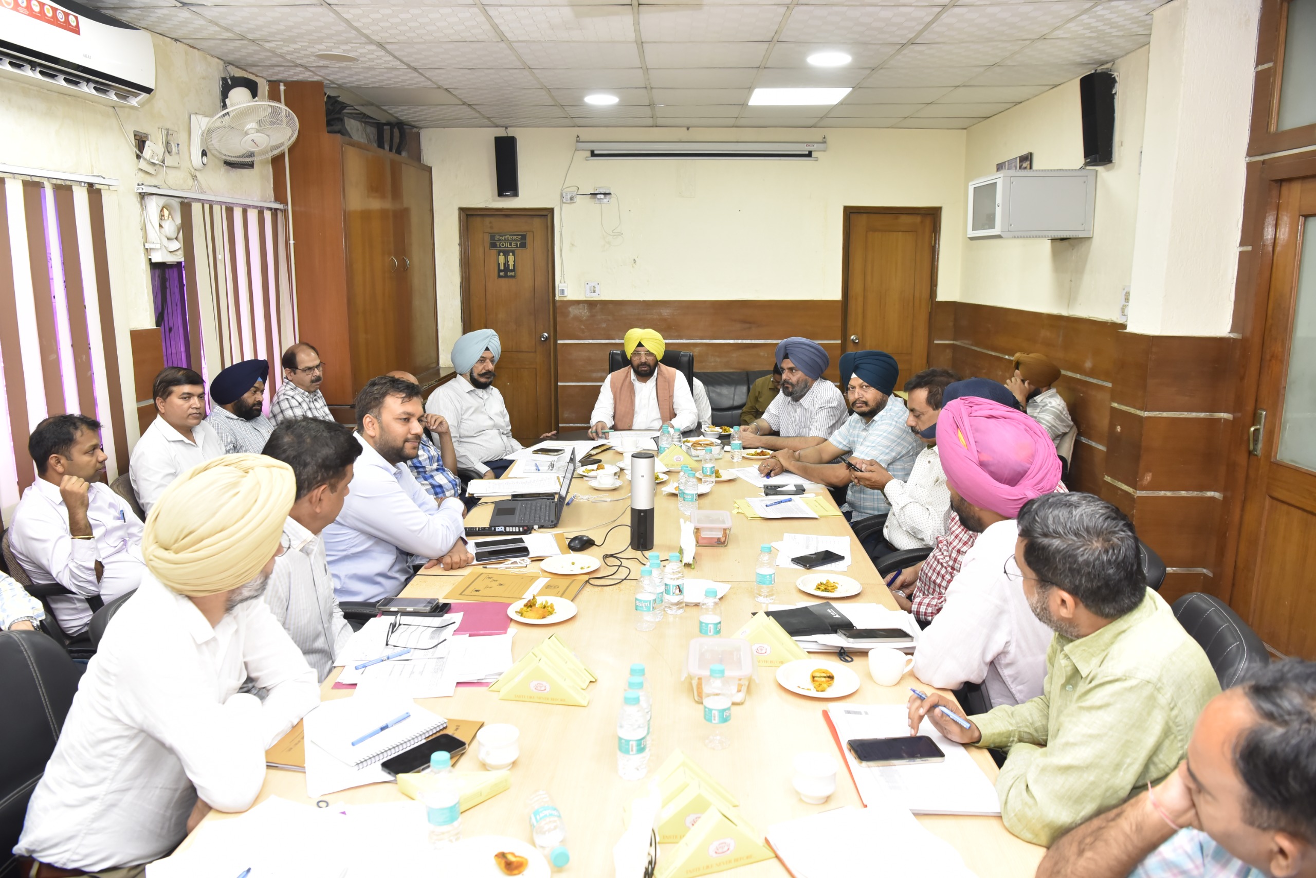 हरभजन सिंह ईटीओ ने पंजाब भर के सड़क विकास कार्यों का लिया जायजा, मॉनसून सीजन से पहले सख्ती से निगरानी करने के दिए निर्देश