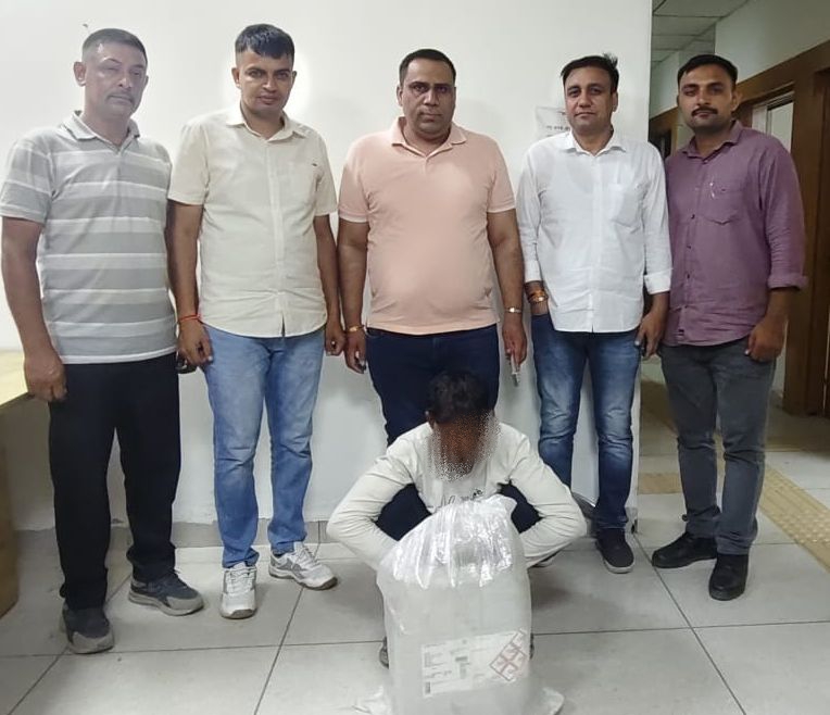 Kalayat: 8 अलग-अलग मामलों में कार्रवाई, पुलिस ने 8 आरोपियों को किया गिरफ्तार, शराब बरामद