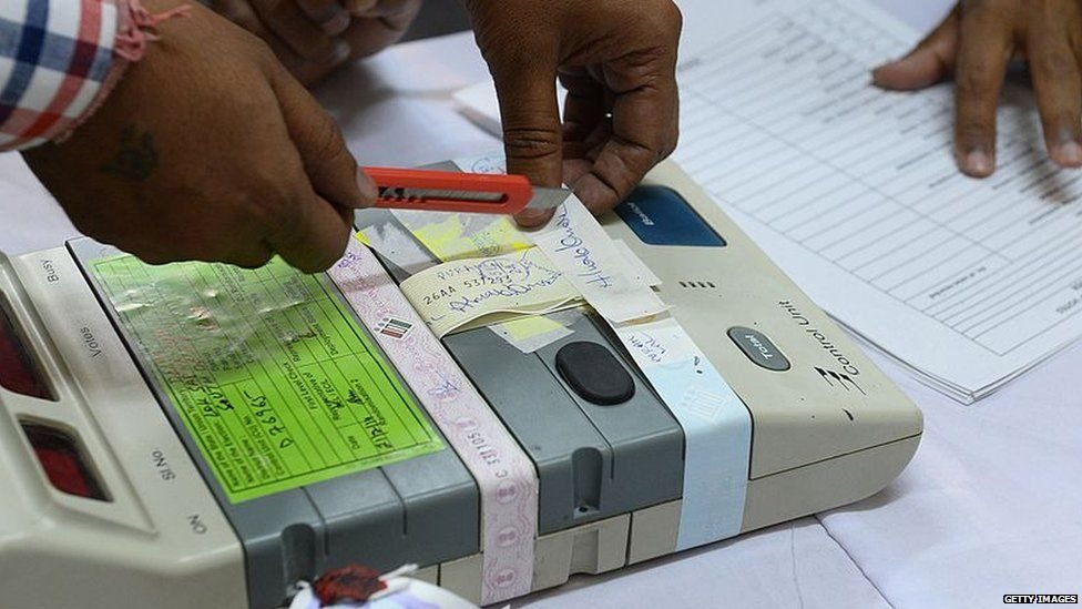 Gurdaspur: EVM खराब होने से चुनावी नतीजे अटके, दो बूथों पर कल पुनर्मतदान