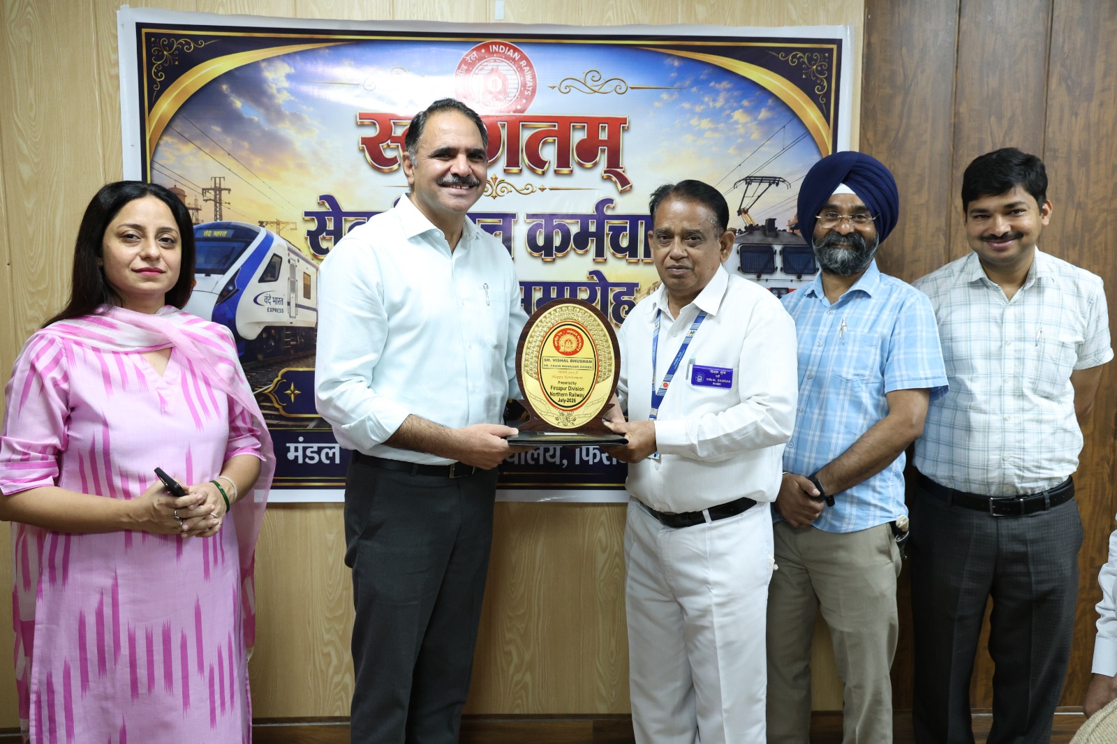Amritsar: फिरोजपुर मंडल के 38 सेवानिवृत्त रेलकर्मियों को मिले ₹20.47 करोड़ से अधिक, डीआरएम संजीव कुमार ने सौंपे भुगतान