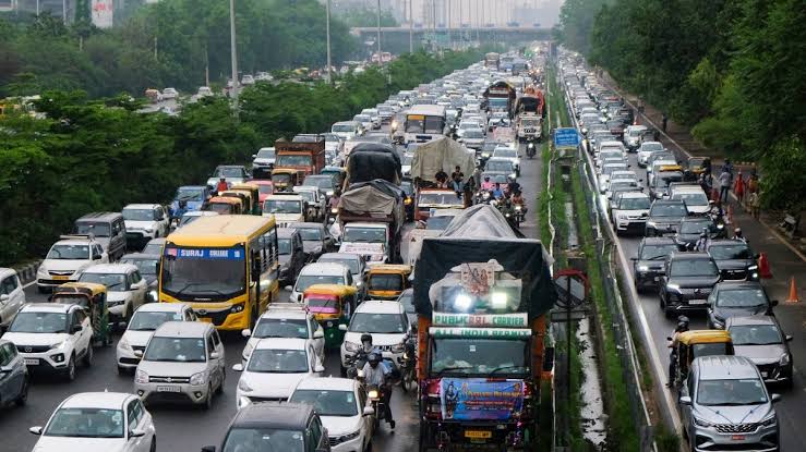 New Delhi: दिल्ली में 2027 से पेट्रोल-डीजल-CNG वाले नए हल्के मालवाहक वाहनों के रजिस्ट्रेशन पर रोक, ई-वाहनों को मिलेगा बढ़ावा