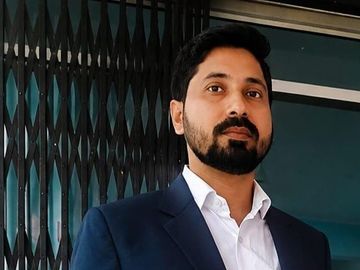 Katni: कटनी में आयकर विभाग के वरिष्ठ अधिकारी की बंद कमरे में मिली लाश, रेस्ट हाउस में अकेले रह रहे थे मानवेंद्र प्रताप सिंह
