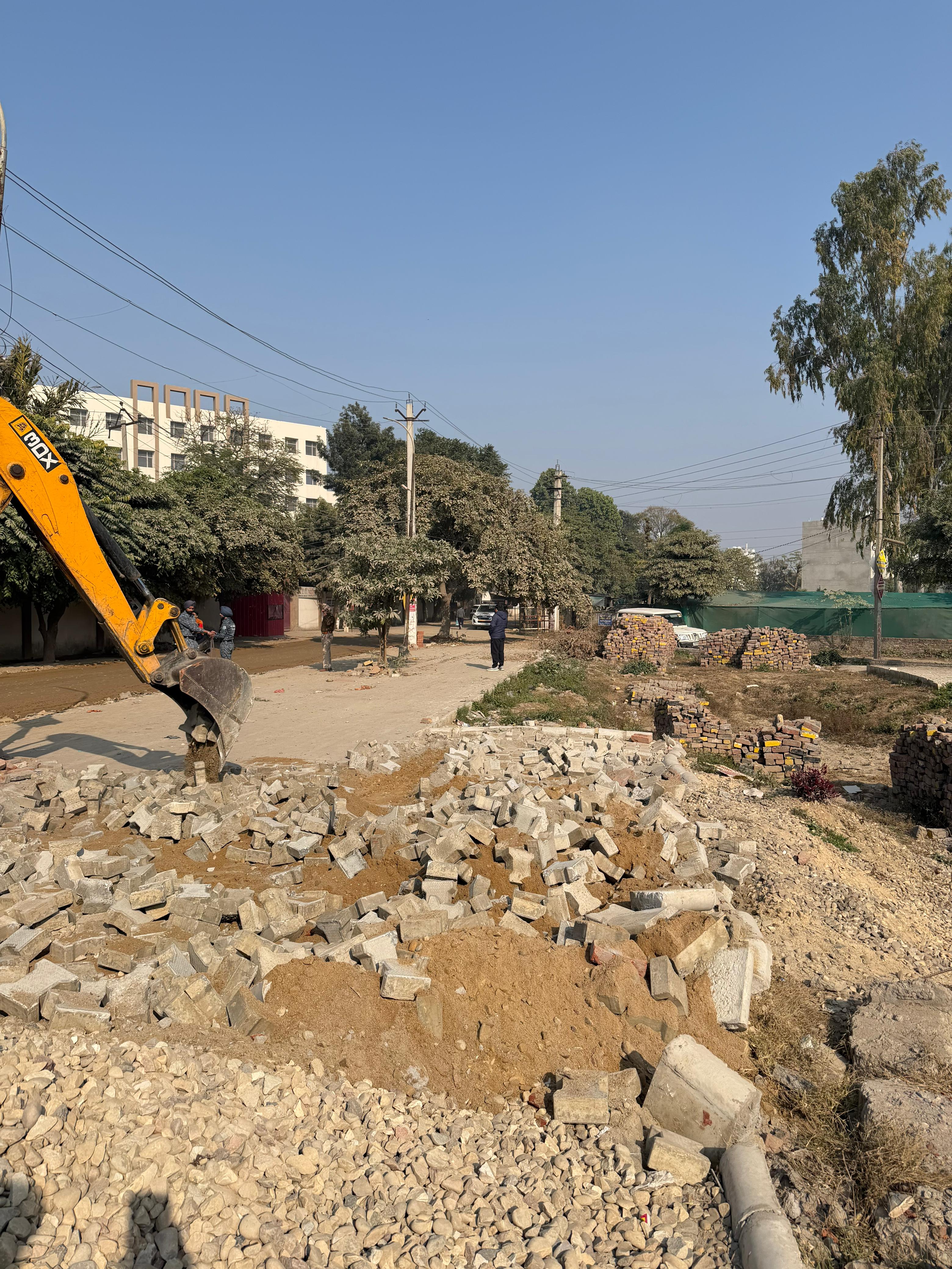 ग्लाडा ने तीन अवैध कॉलोनियों को किया ध्वस्त