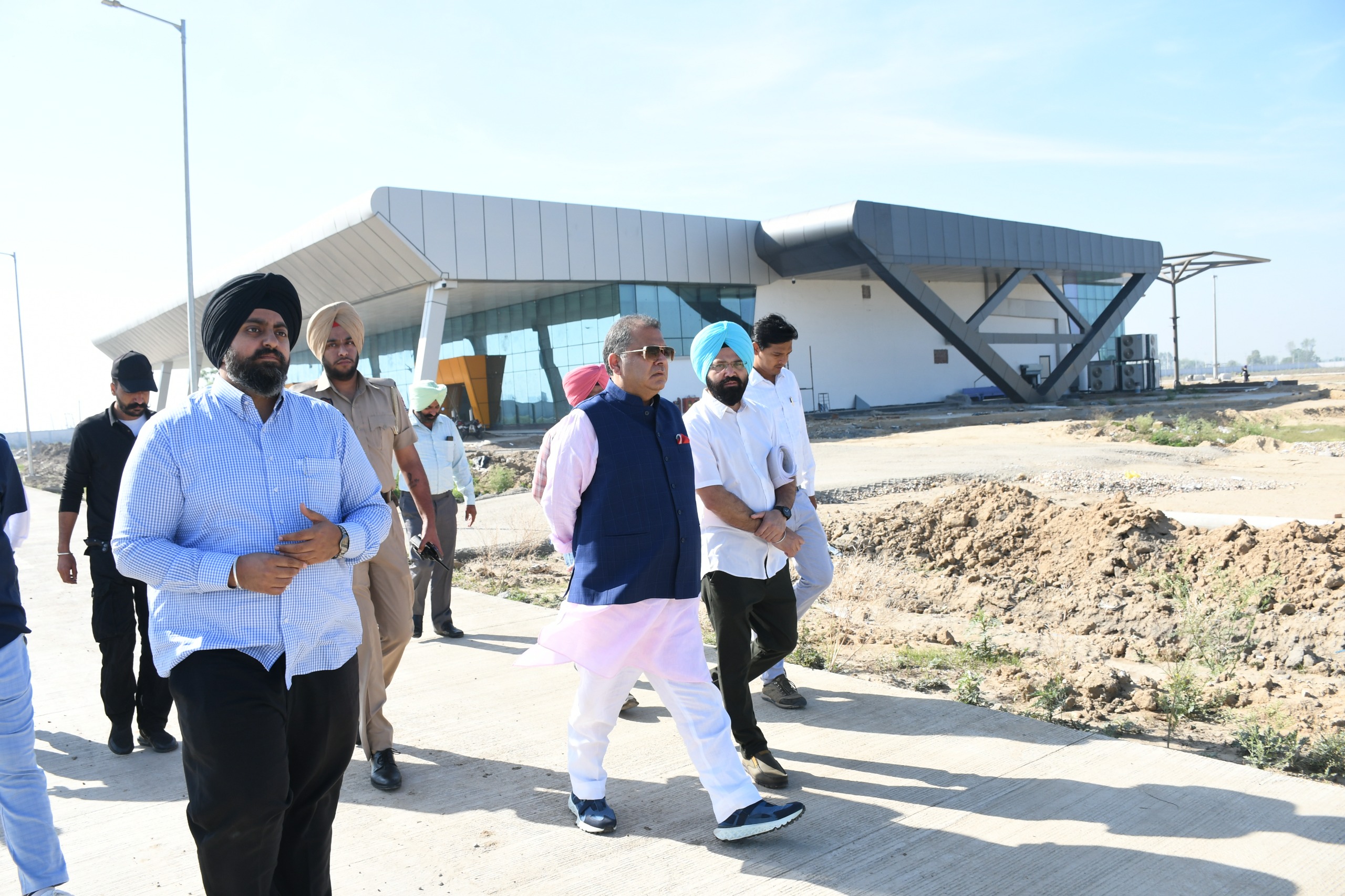अरोड़ा के निरंतर प्रयासों से लगभग 30 वर्षों के बाद हलवारा हवाई अड्डे से उड़ानें शुरू होंगी