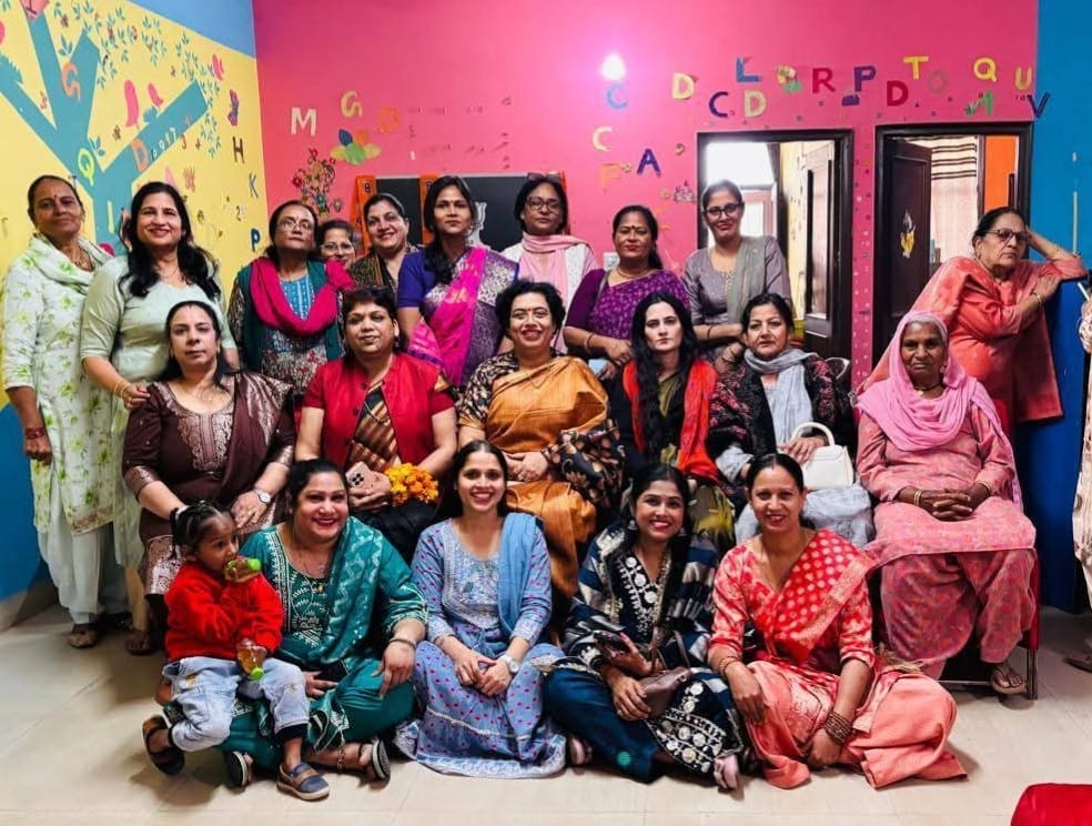 स्वदेशीकरण की प्रथम सीढ़ी परिवार -निहारिका गर्ग*