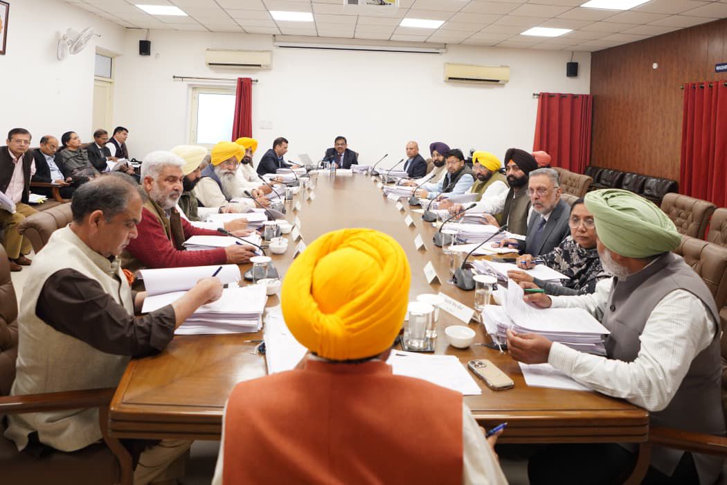 पंजाब कैबिनेट के बड़े फैसले: 40 लाख परिवारों को राशन, आबकारी राजस्व 12,800 करोड़ का लक्ष्य