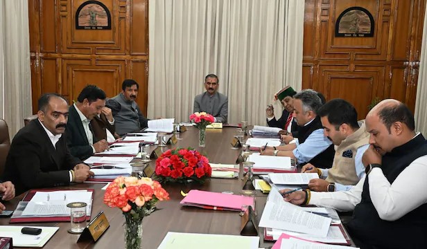 Shimla: सरकारी कर्मचारियों के हित में बड़ा निर्णय, अध्ययन अवकाश के दौरान वेतन नहीं कटेगा