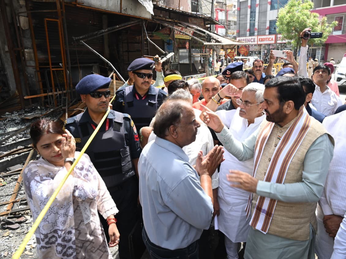 Chandigarh: हरियाणा सरकार रोहतक आगजनी से पीड़ित परिवारों और व्यापारियों के साथ मजबूती से खड़ी: मुख्यमंत्री श्री नायब सिंह सैनी