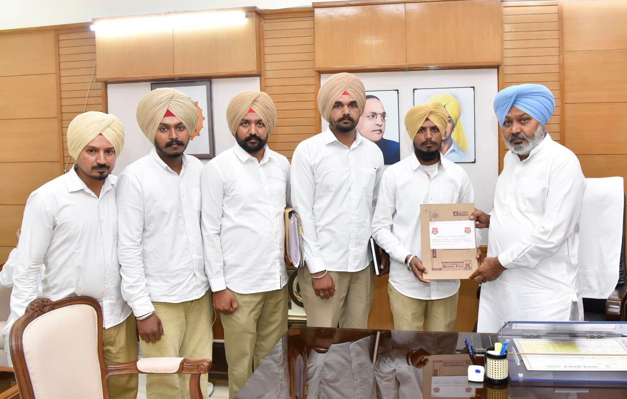 Chandigarh: विभिन्न कर्मचारी एसोसिएशनों की सभी जायज़ मांगें जल्द पूरी की जाएंगी: हरपाल सिंह चीमा