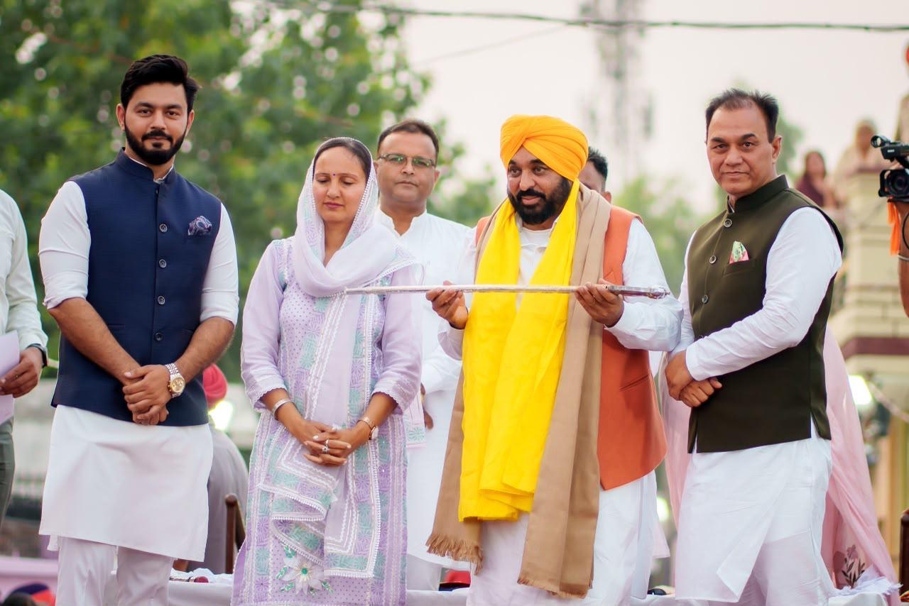 Hoshiarpur: पंजाब हितैषी फैसले लेने के कारण मुझे बदनाम करने के लिए धर्म की आड़ में साजिश रची जा रही है: मुख्यमंत्री भगवंत सिंह मान