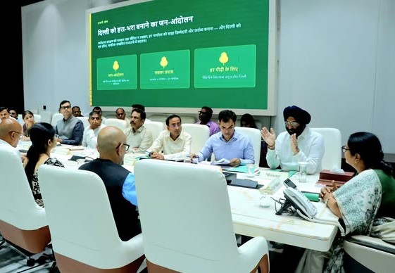 New Delhi: दिल्ली सरकार की नई पहल, ‘एक पेड़ मां के नाम’ अभियान से लाखों पौधे लगाने का लक्ष्य