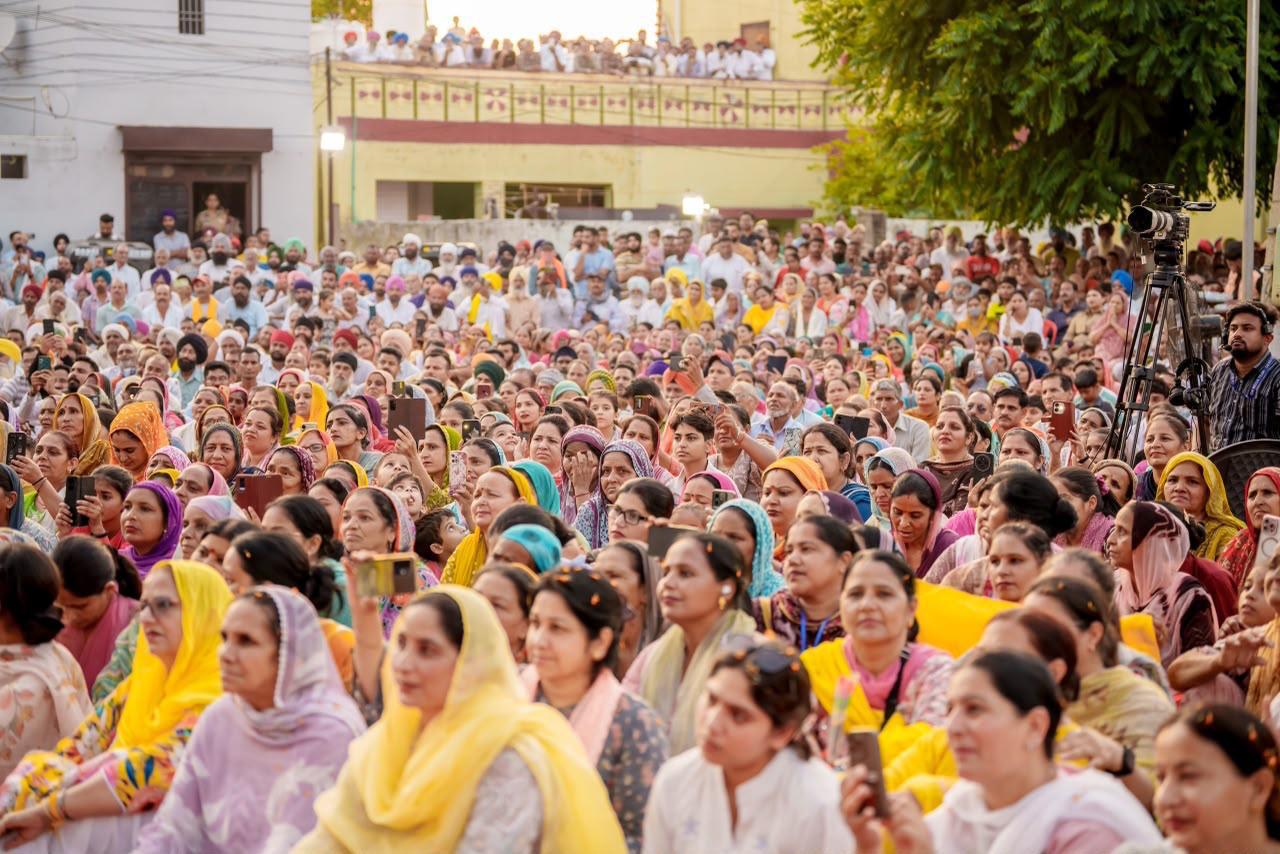 Hoshiarpur: कई संकटों के बाद भी मजबूत रहा पंजाब, अब विकास की रफ्तार को बनाए रखना जरूरी: भगवंत सिंह मान