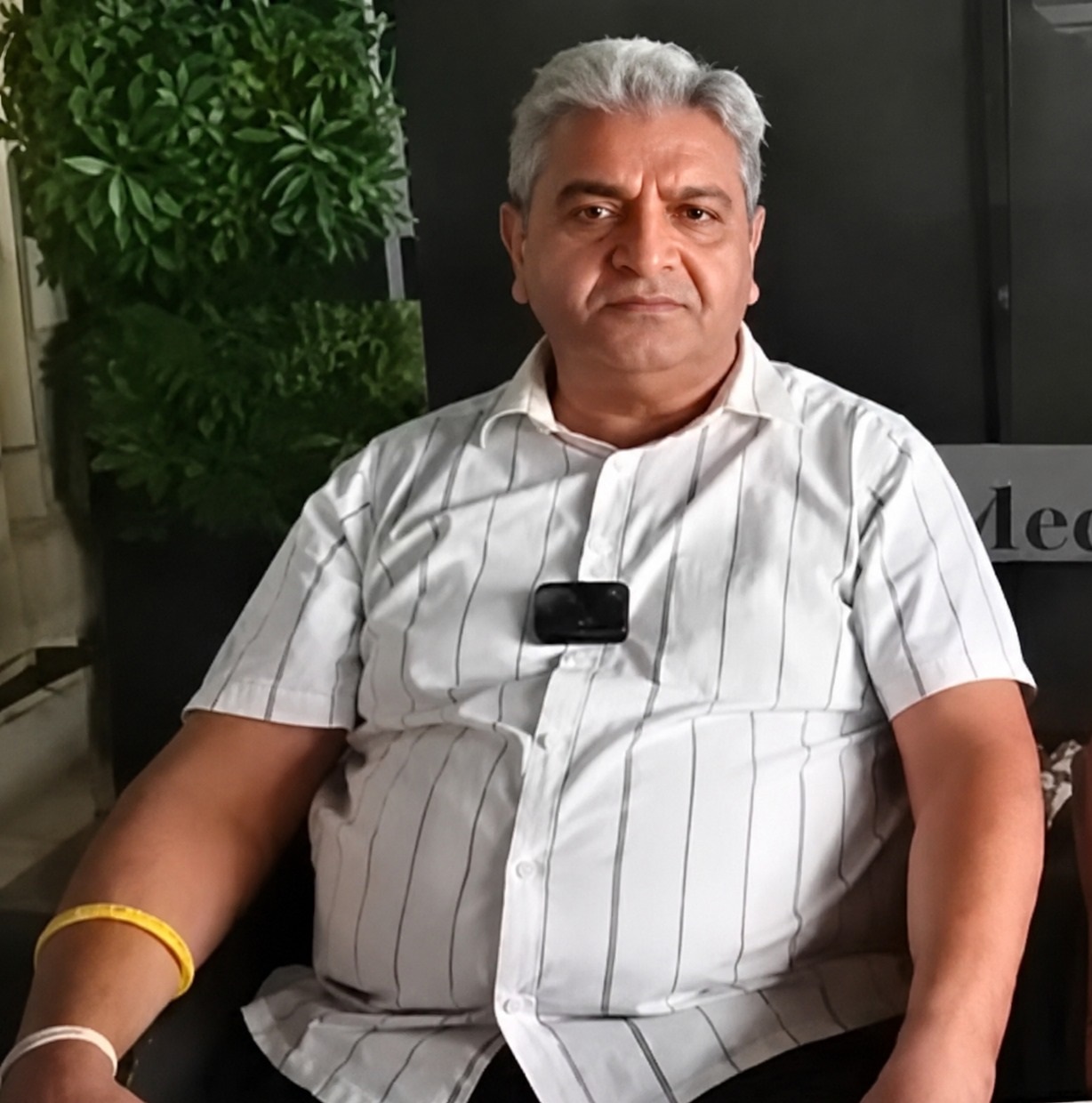 एक महीना पहले दिवालिया घोषित सिल्वर मोड के मालिक ने आखिर कैसे खरीदी करोड़ों की जमीन !