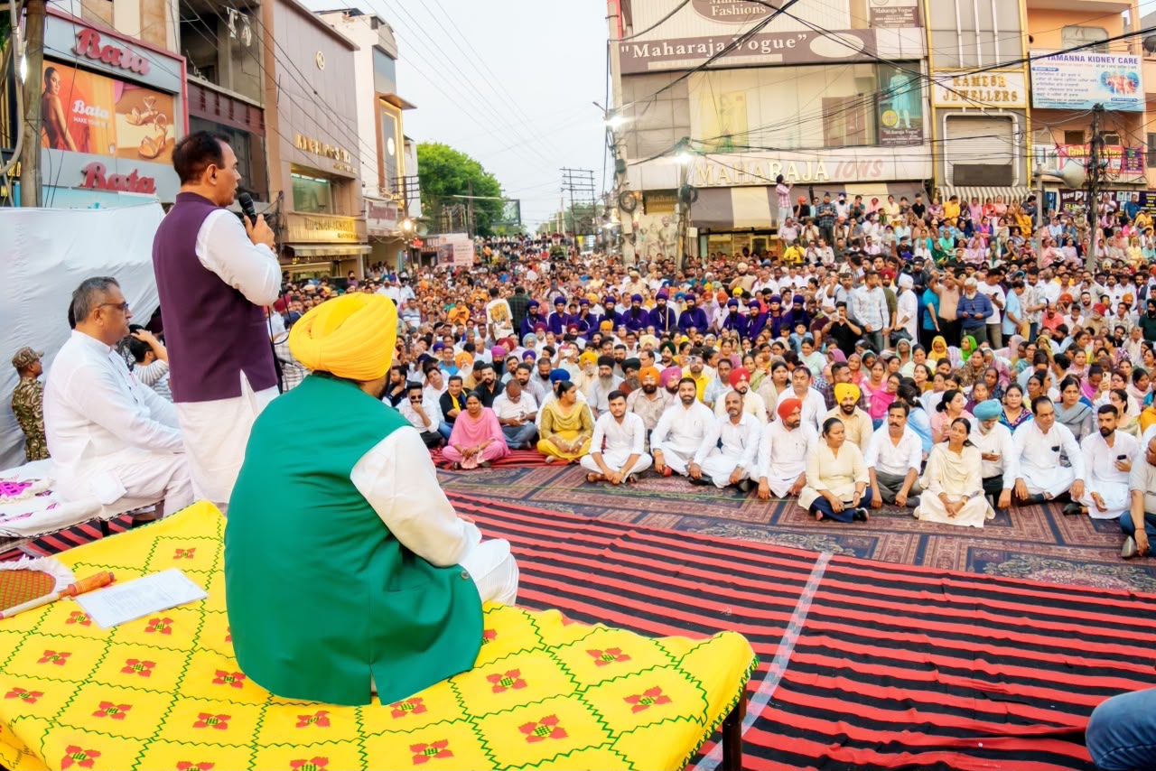 Phagwara: अकालियों को ख्याली दुनिया से बाहर आ जाना चाहिए; सत्ता में वापसी की बजाय, अब उनकी जेल जाने की बारी आ गई है: मुख्यमंत्री भगवंत सिंह मान