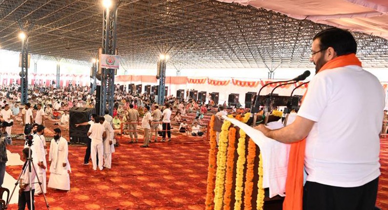 Chandigarh: मुख्यमंत्री नायब सिंह सैनी ने सिरसा में मुख्य धाम बाबा भूमणशाह में अंतर्राष्ट्रीय योग दिवस के उपलक्ष्य में आयोजित योग शिविर में की शिरकत