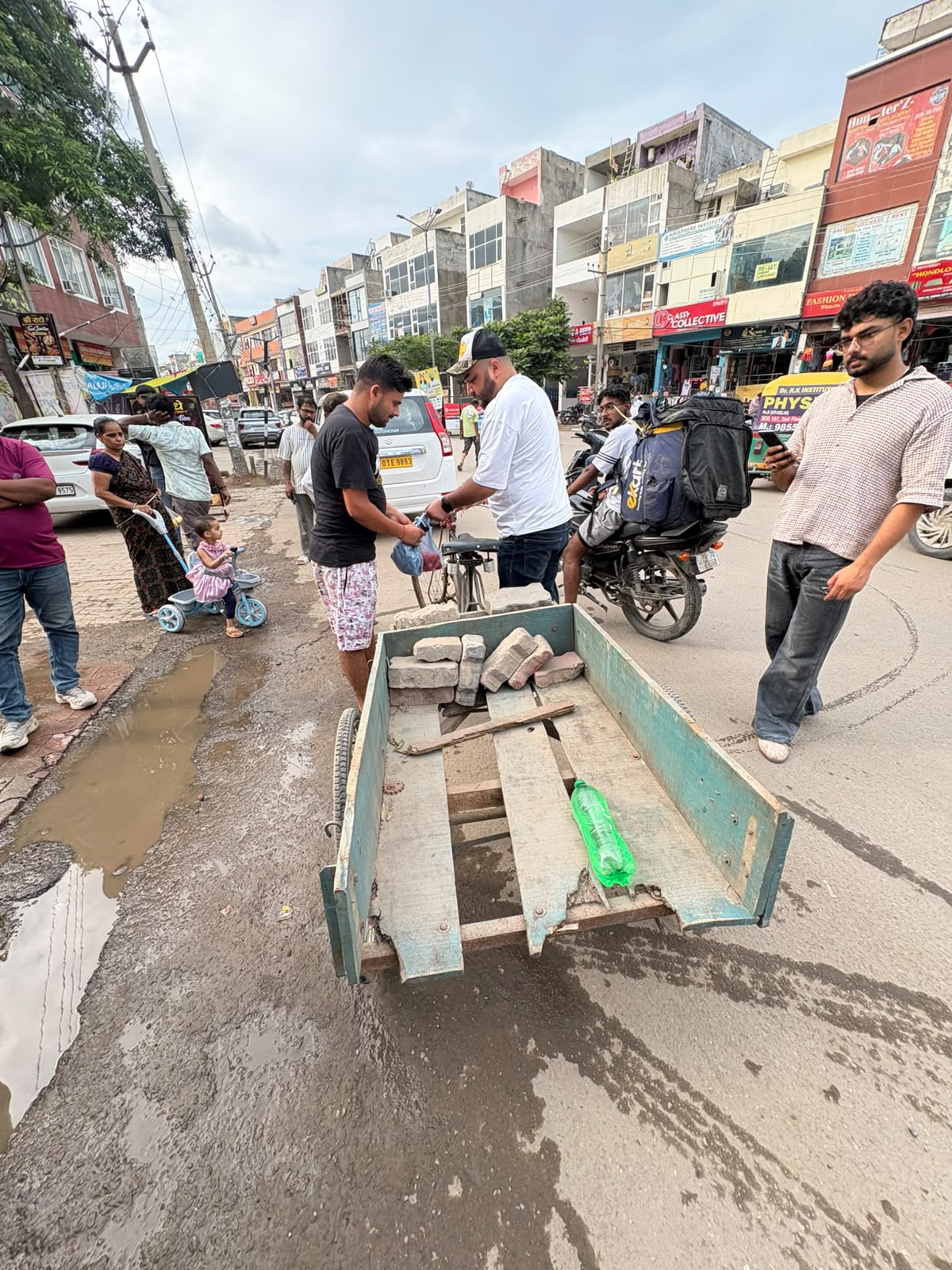 Zirakpur: सड़कें होंगी कब्जामुक्त, जीरकपुर नगर परिषद ने शुरू किया अतिक्रमण हटाओ अभियान