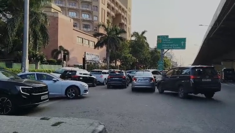 Ludhiana: आम दिनों में सख्ती, एग्जीबिशन में ढील? भाईवाला चौक जाम के बीच टोइंग व्यवस्था पर उठे सवाल