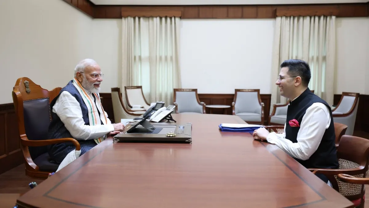New Delhi: पीएम मोदी से मिले राघव चड्ढा, बोले- बातचीत रही ज्ञानवर्धक; 2027 पंजाब चुनाव से पहले मुलाकात के मायने तलाशे जा रहे