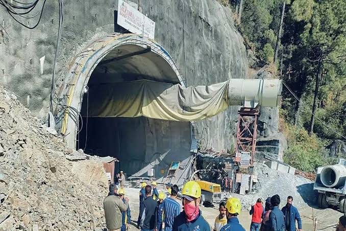 Dehradun: चमोली सुरंग हादसे में मौत का आंकड़ा 7 पहुंचा, मलबे में फंसे श्रमिकों के लिए रेस्क्यू जारी; धामी पहुंचे पीपलकोटी