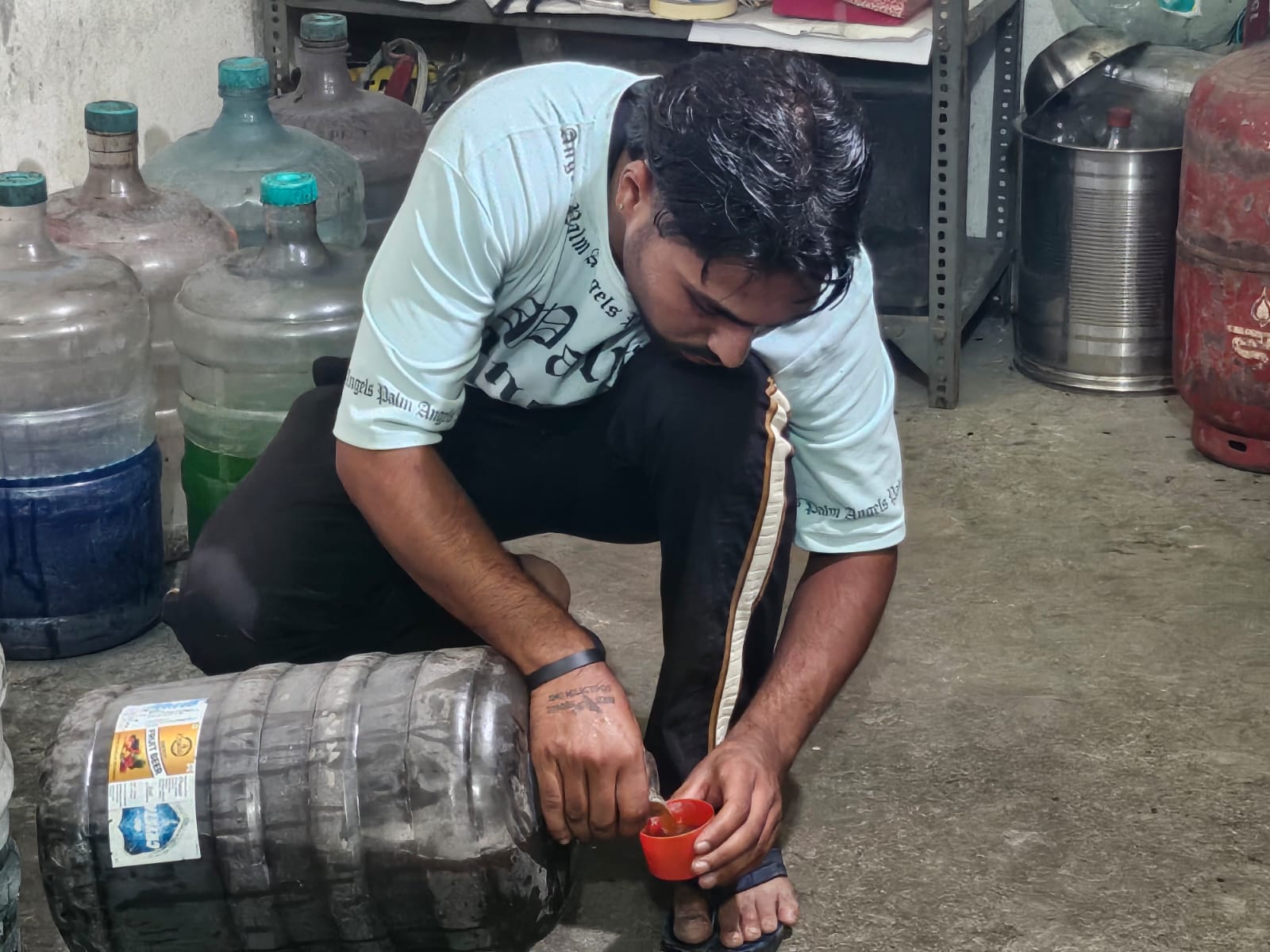 Zirakpur: फैक्ट्री पर पुलिस की दस्तक: जीरकपुर में फ्रूट बीयर यूनिट की जांच, फूड सेफ्टी मानकों पर उठे सवाल
